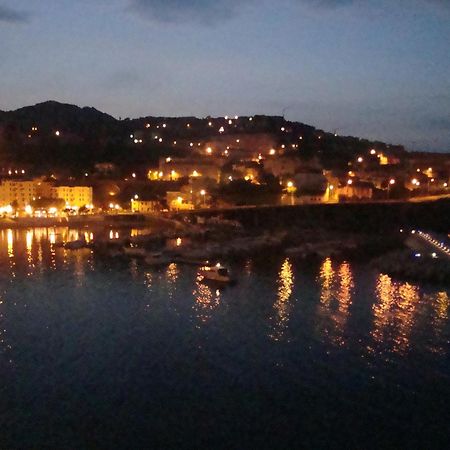 Hotel La Vigie - Face A La Mer Cerbere Exterior photo